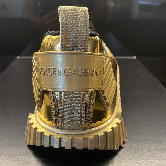 Gold Dolce and Gabbana sneaker, size 41, - Picture 3 of 6